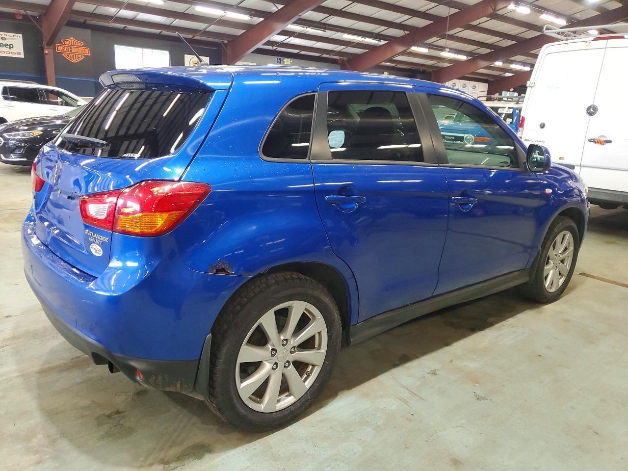 2015 Mitsubishi Outlander, ES