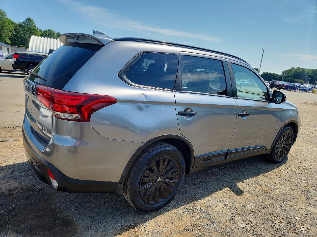 2020 Mitsubishi Outlander, SE