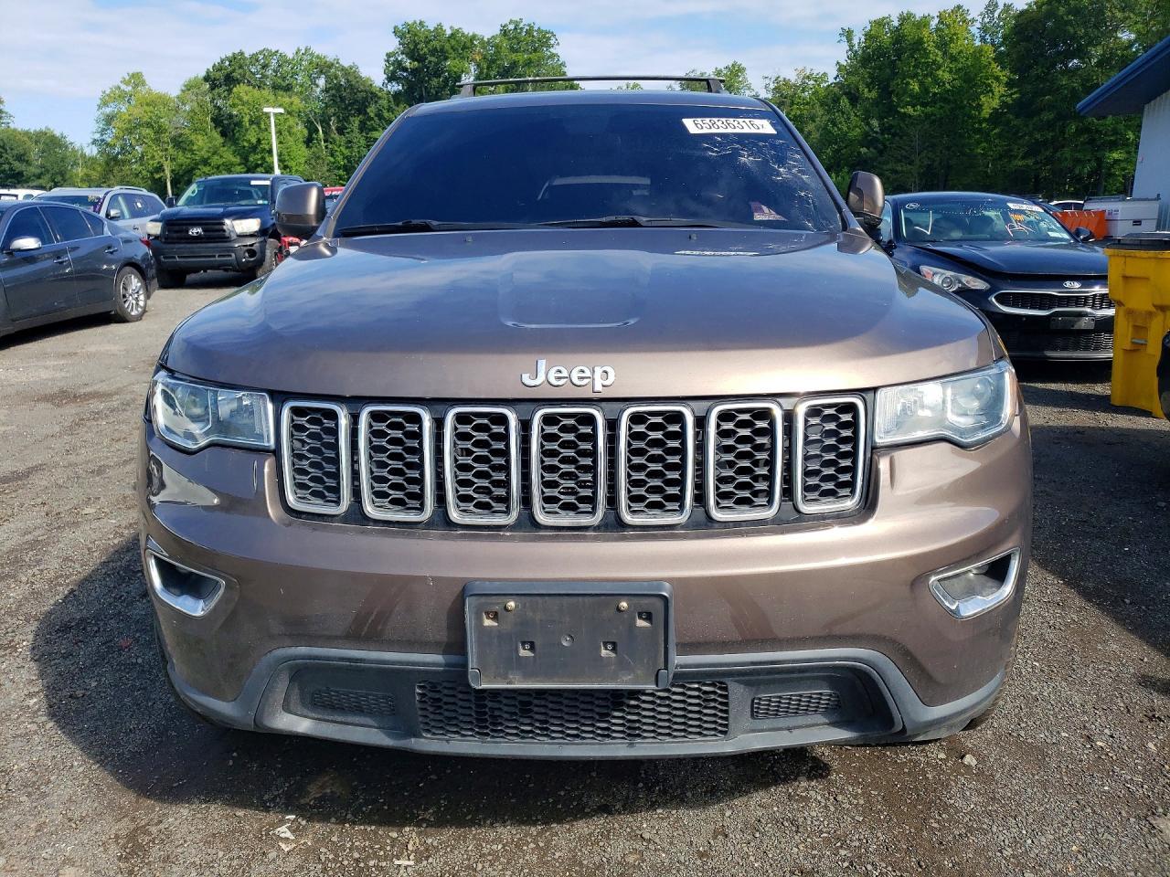 2019 Jeep Grand Cherokee, Laredo