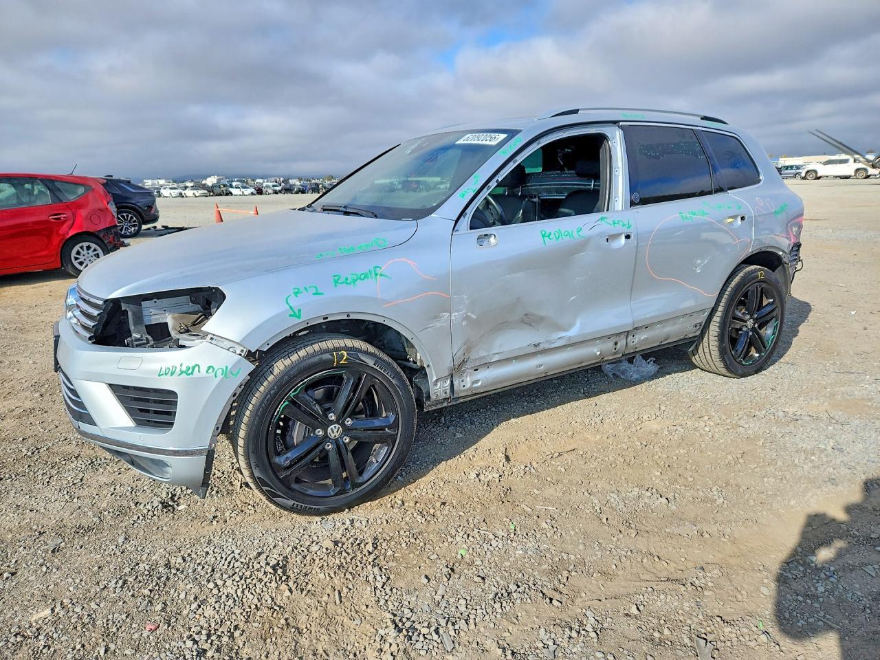 2017 Volkswagen Touareg, Wolf...