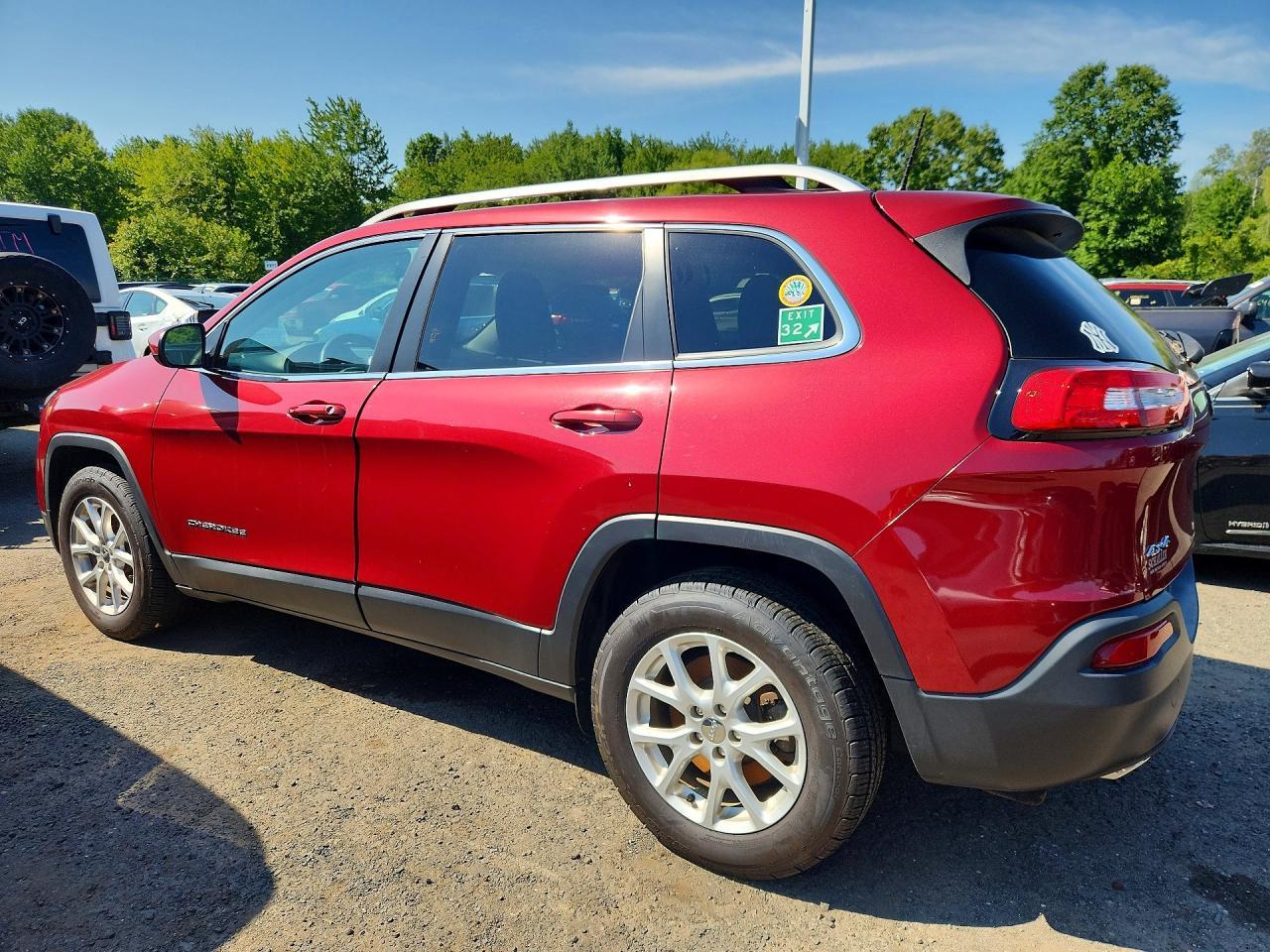 2016 Jeep Cherokee, Latitude