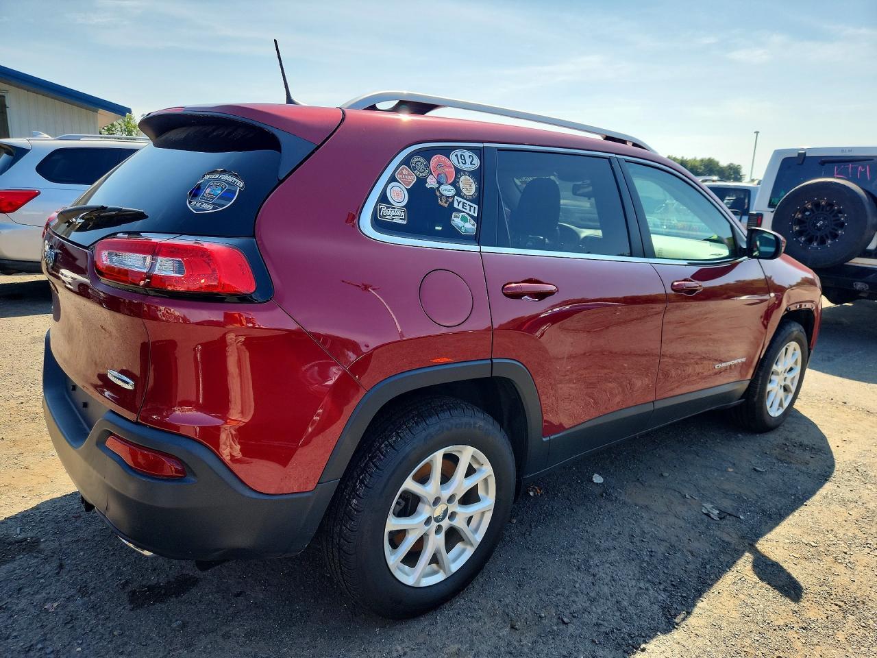 2016 Jeep Cherokee, Latitude