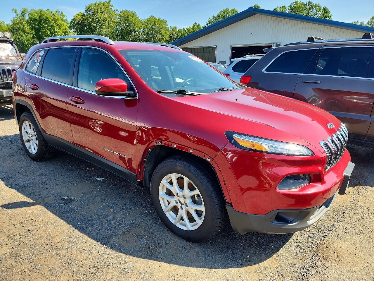 2016 Jeep Cherokee, Latitude