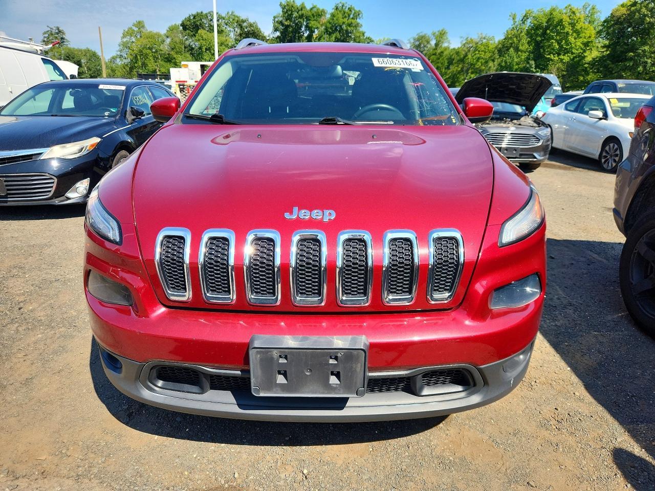 2016 Jeep Cherokee, Latitude