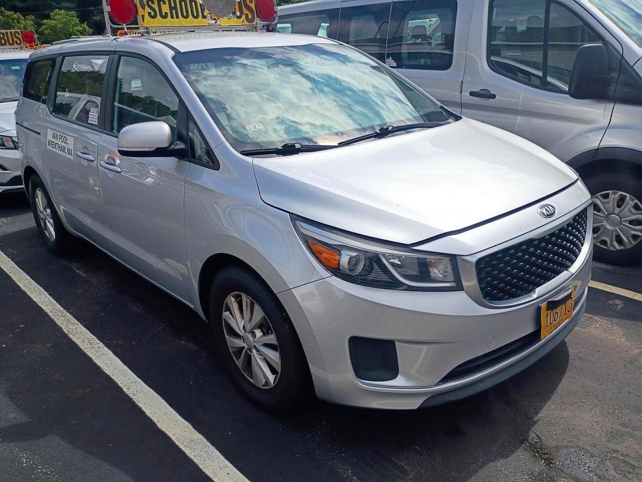 2017 KIA Sedona, L