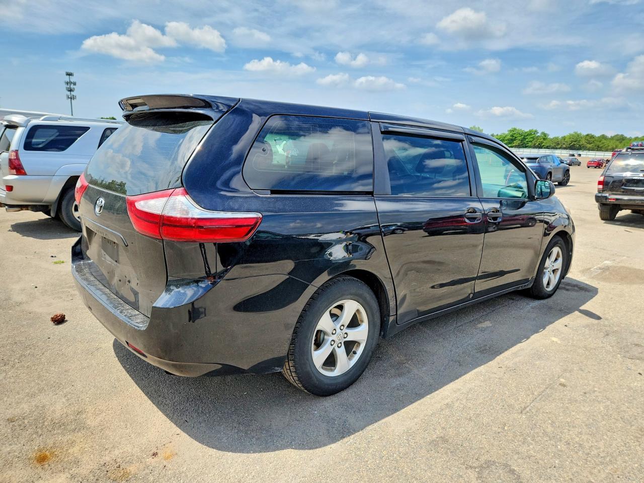 2017 Toyota Sienna, L 7-Passe...