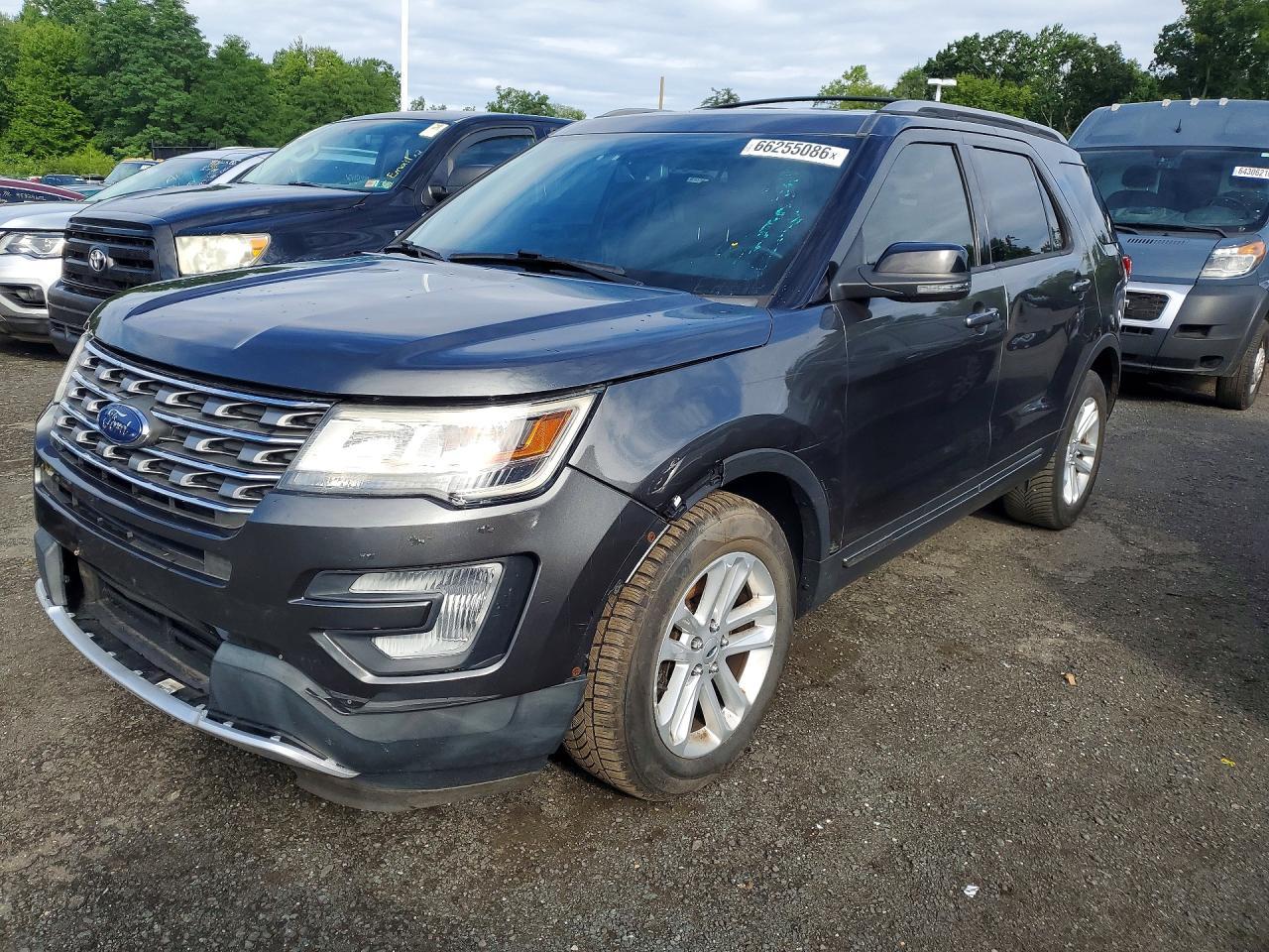 2017 Ford Explorer, Xlt