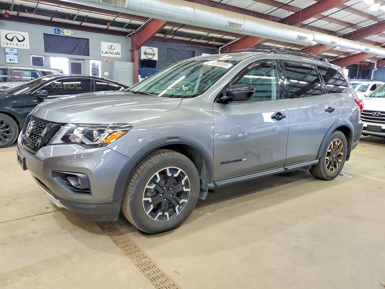 2020 Nissan Pathfinder, SV