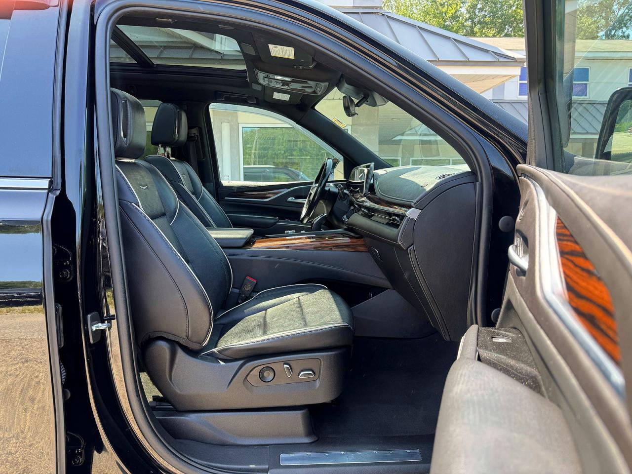 2022 Cadillac Escalade, Esv P...