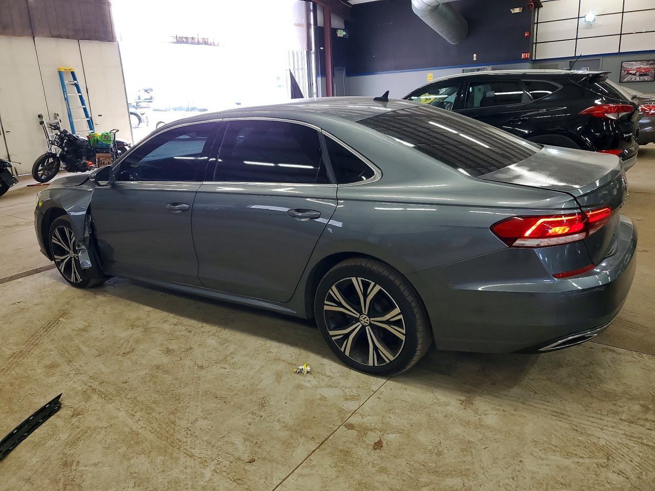 2021 Volkswagen Passat, SE