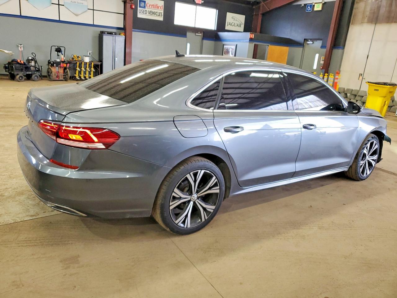 2021 Volkswagen Passat, SE