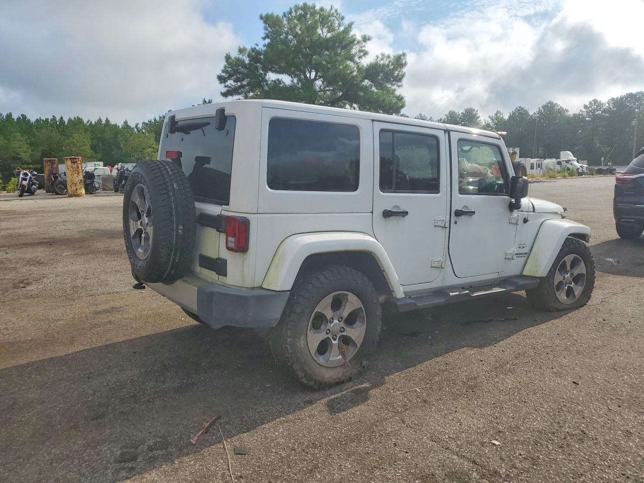 2016 Jeep Wrangler, Sahara