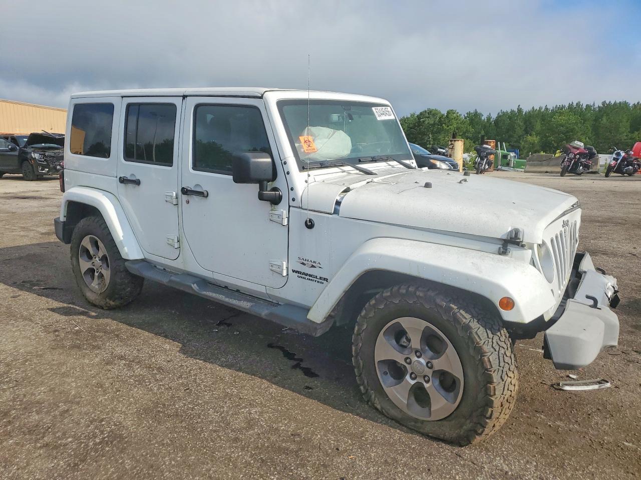 2016 Jeep Wrangler, Sahara