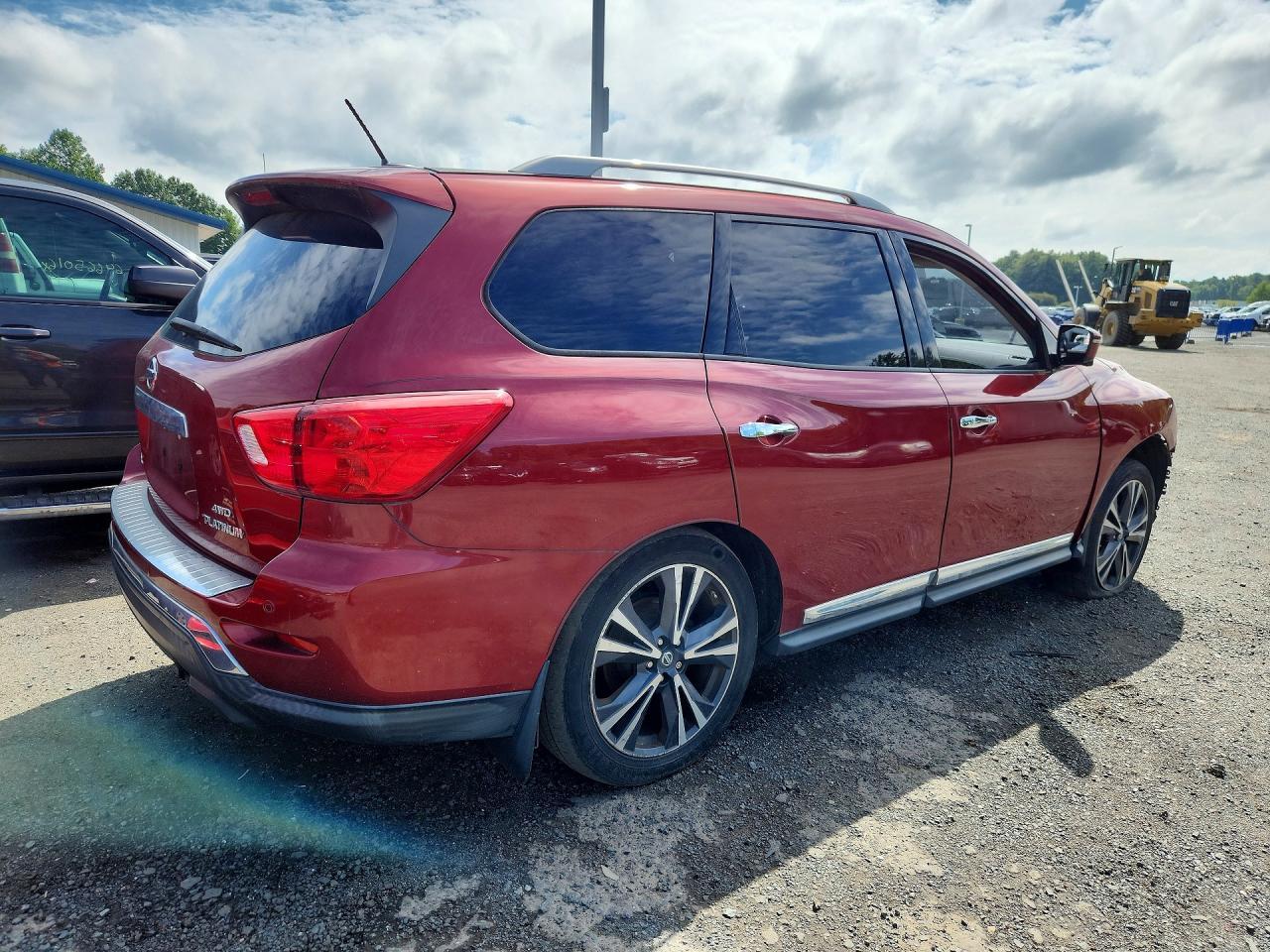 2017 Nissan Pathfinder, Platinum