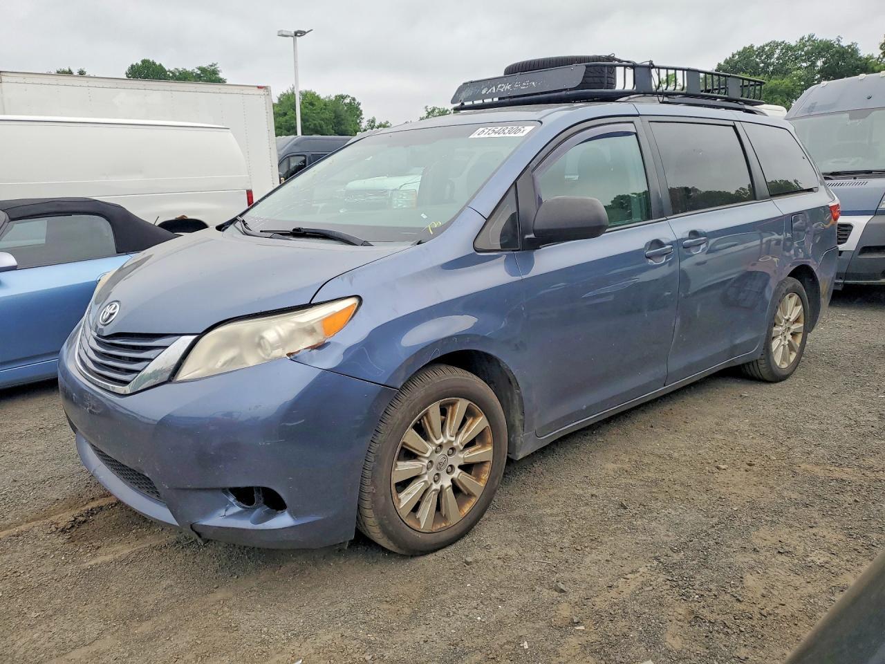 2015 Toyota Sienna, LE