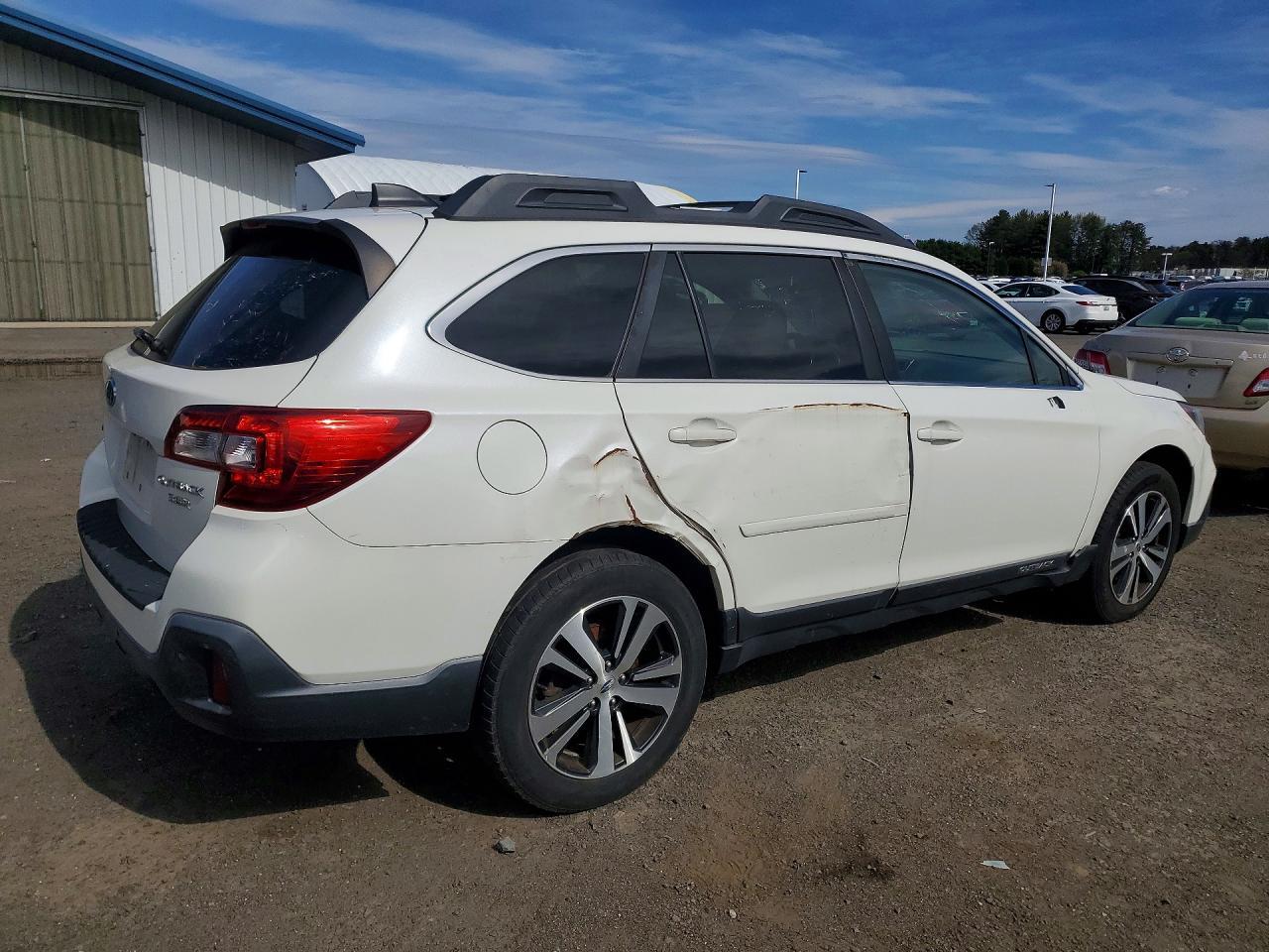 2018 Subaru Outback, 3.6R Lim...