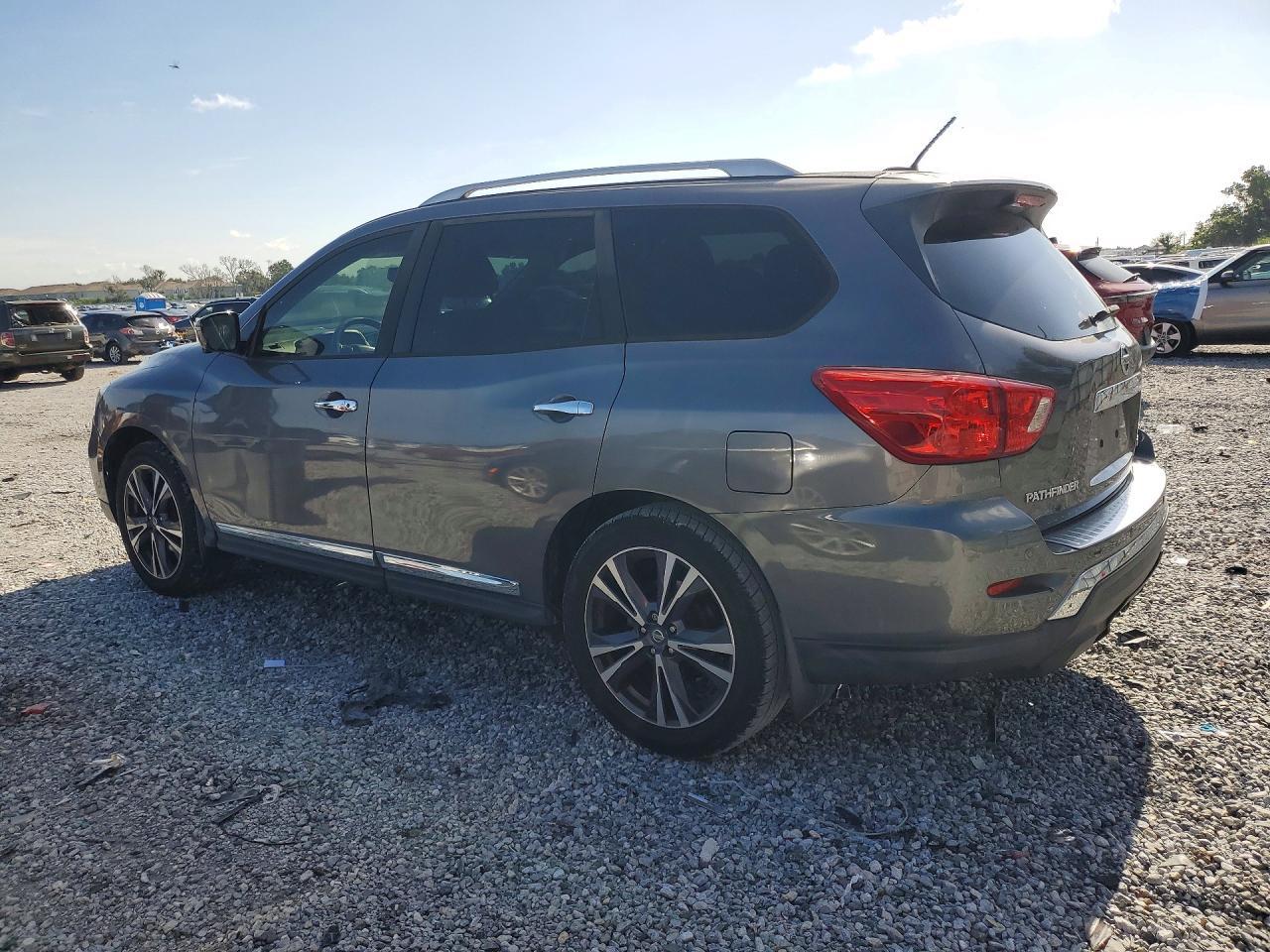 2017 Nissan Pathfinder, Platinum