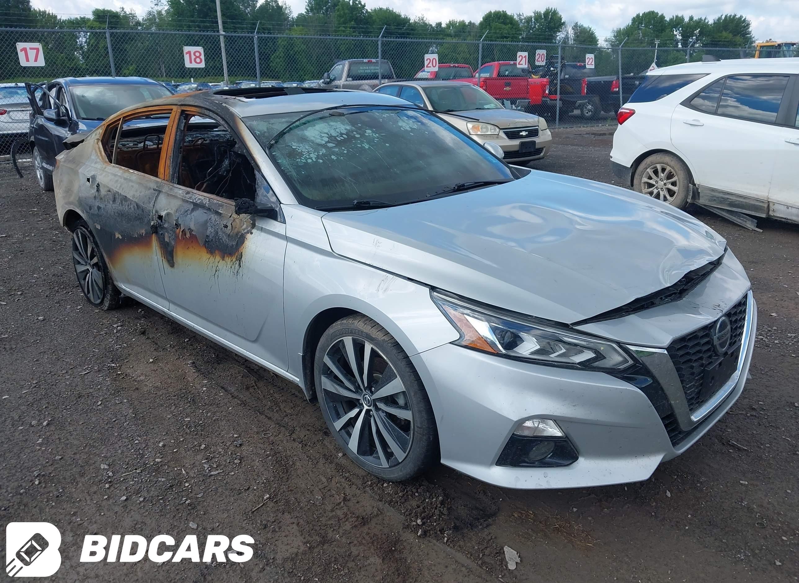 2021 Nissan Altima, Platinum...