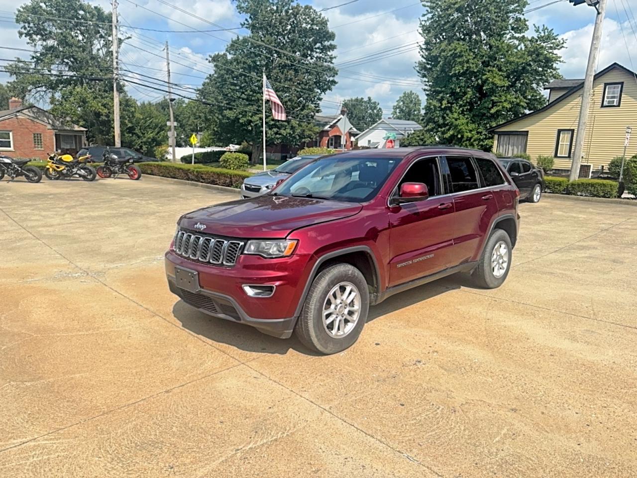 2018 Jeep Grand Cherokee, Laredo