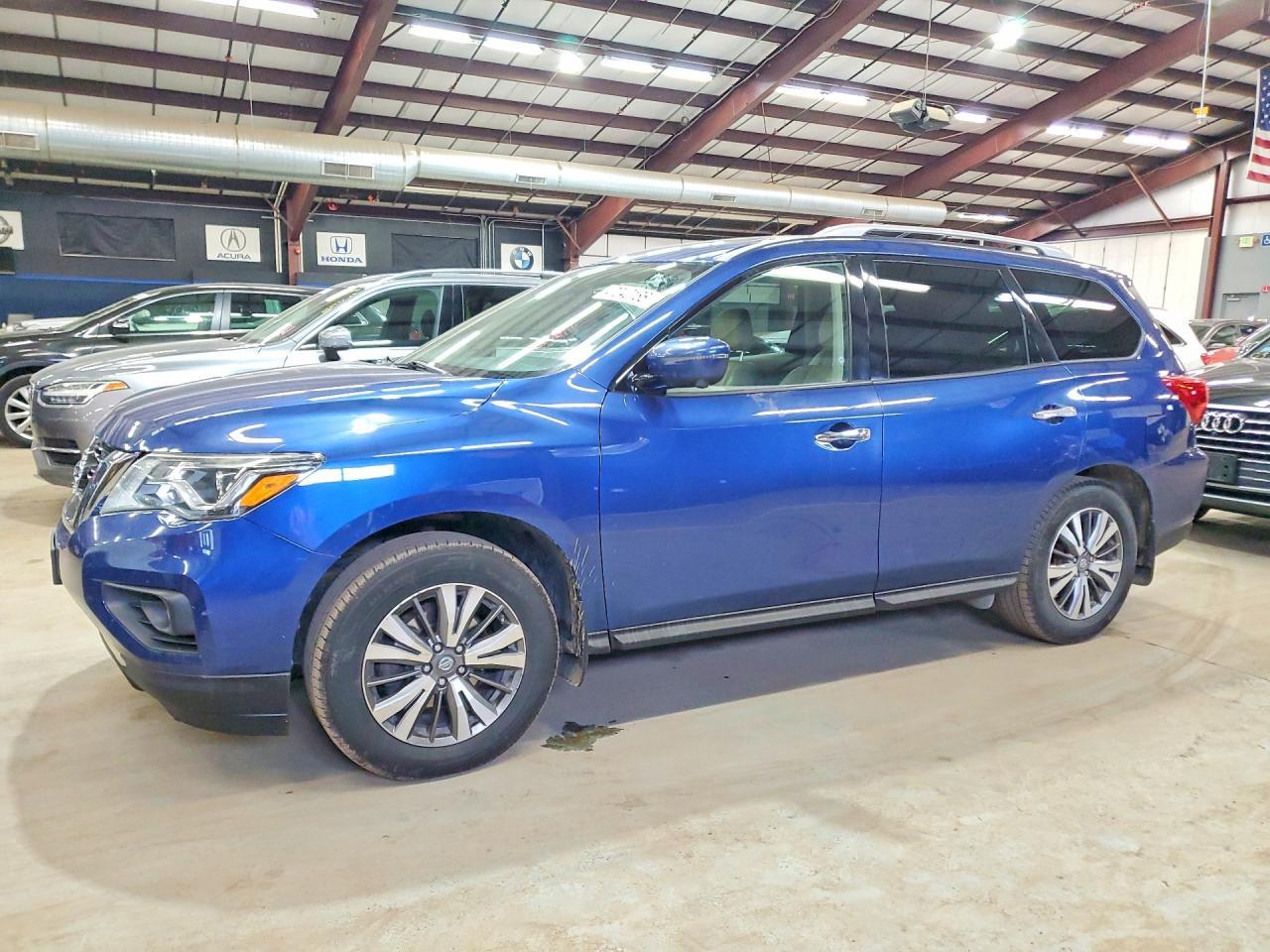 2019 Nissan Pathfinder, S