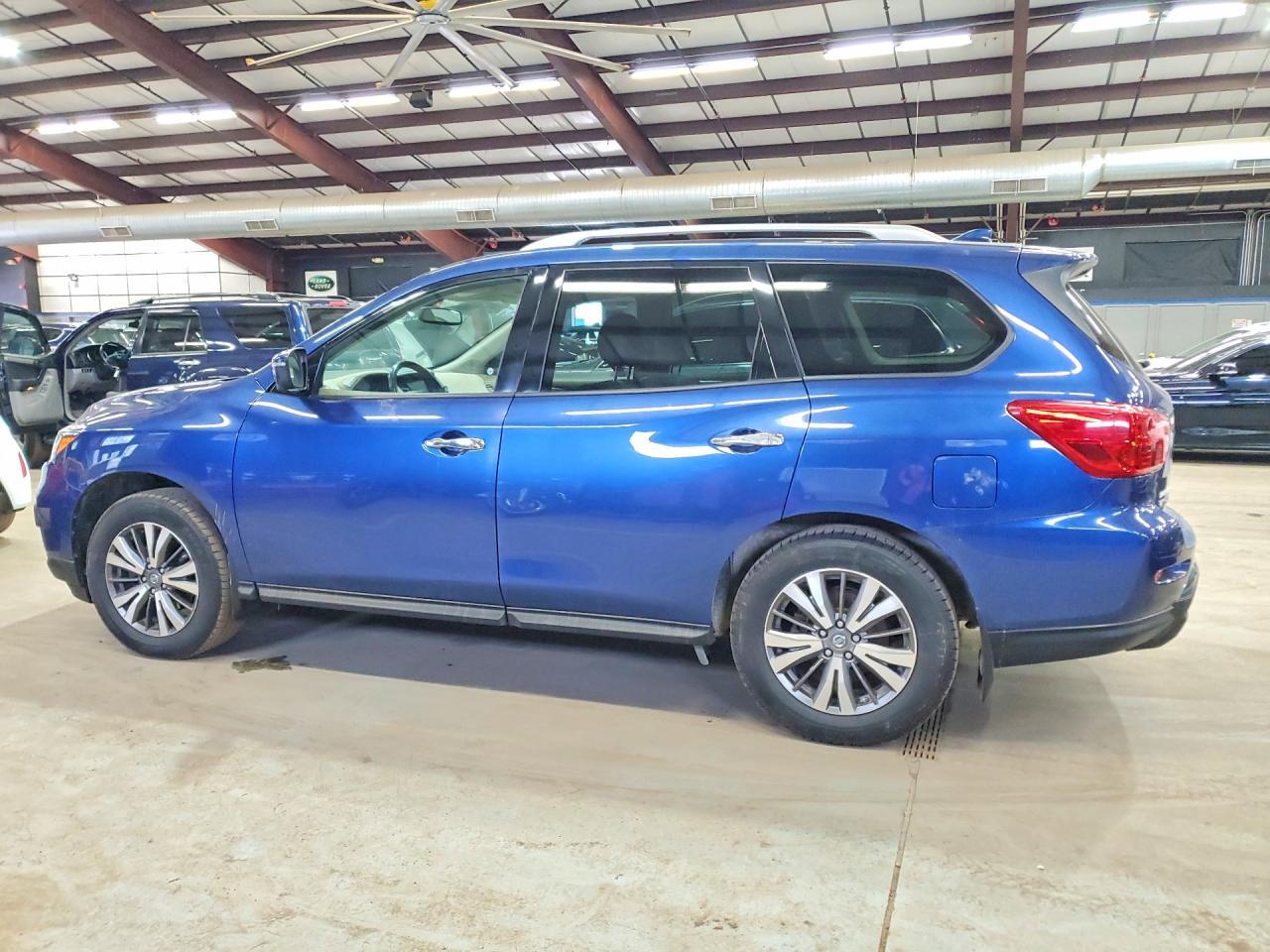 2019 Nissan Pathfinder, S