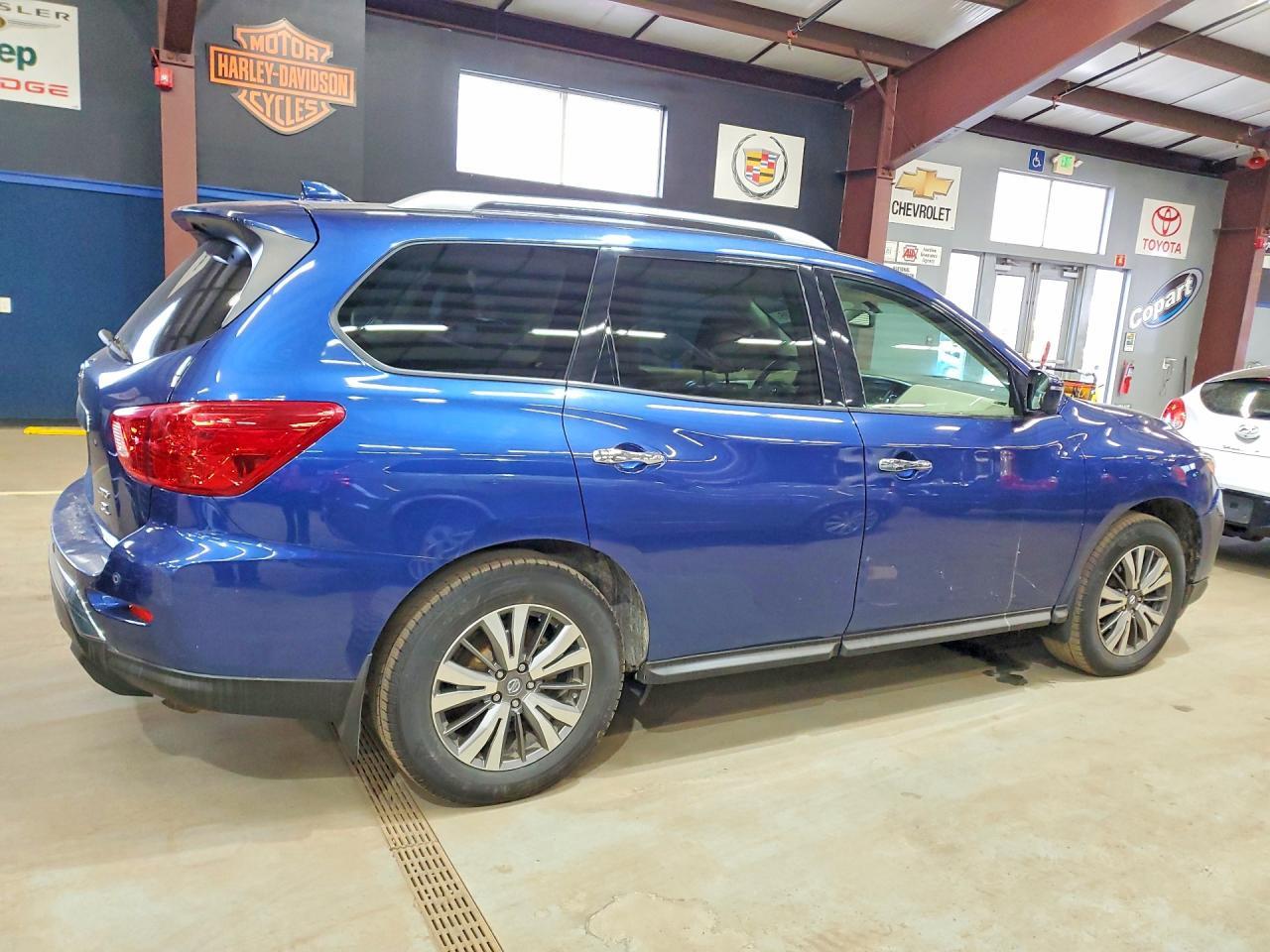 2019 Nissan Pathfinder, S