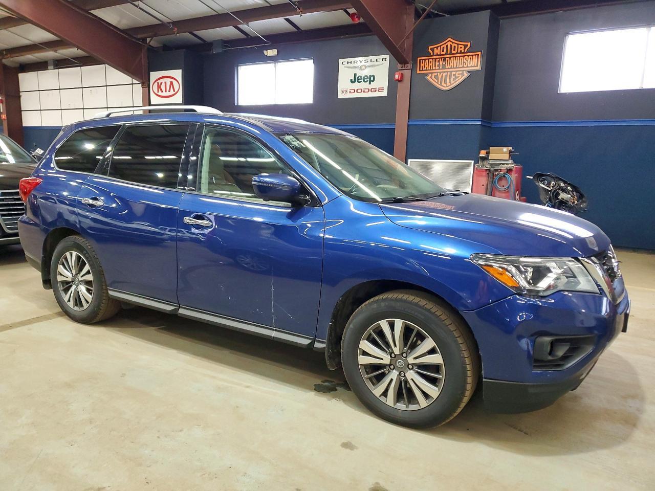 2019 Nissan Pathfinder, S