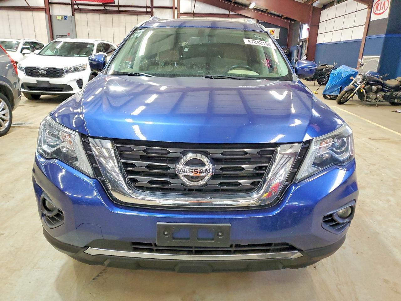 2019 Nissan Pathfinder, S