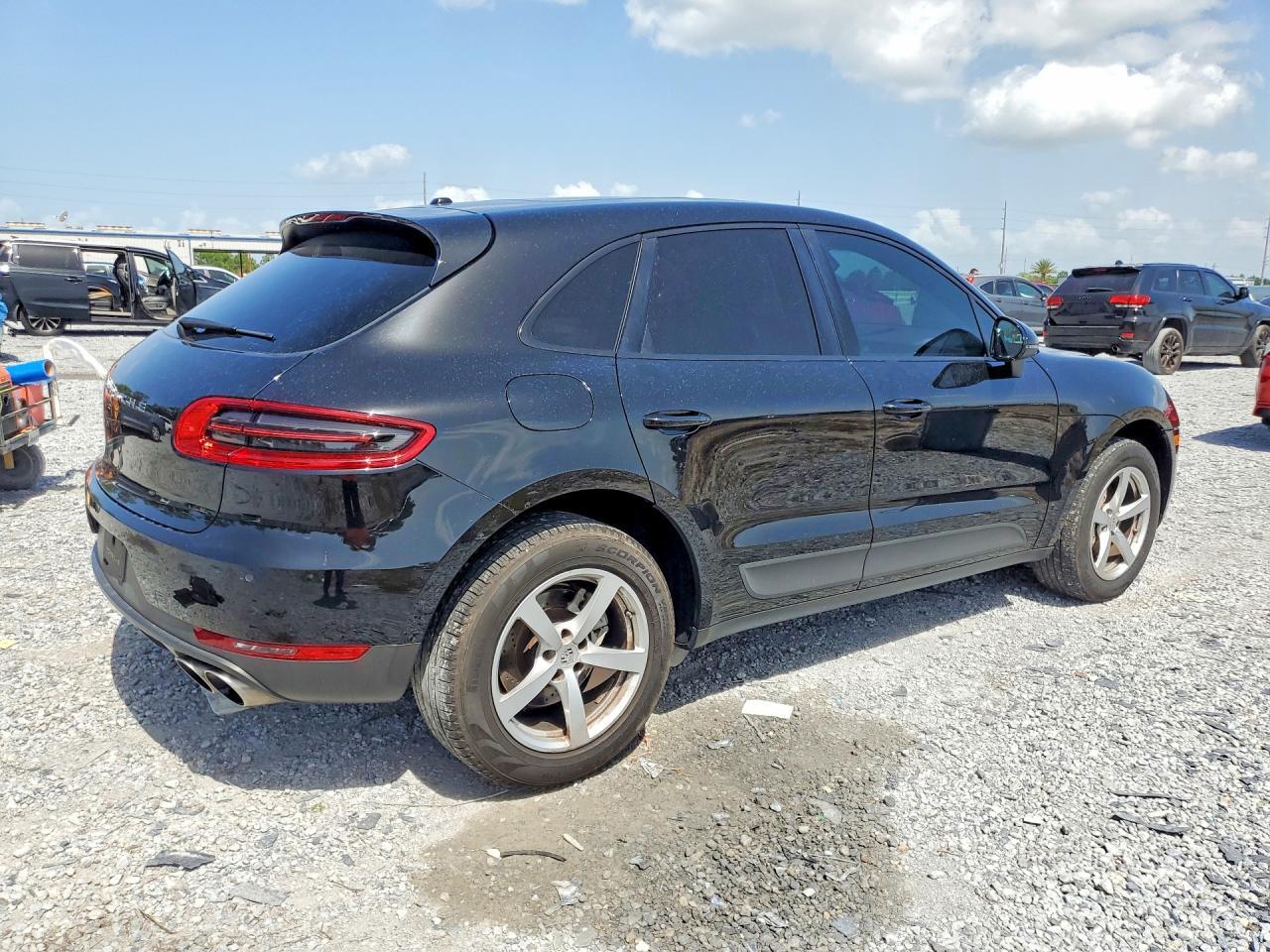 2015 Porsche Macan, S