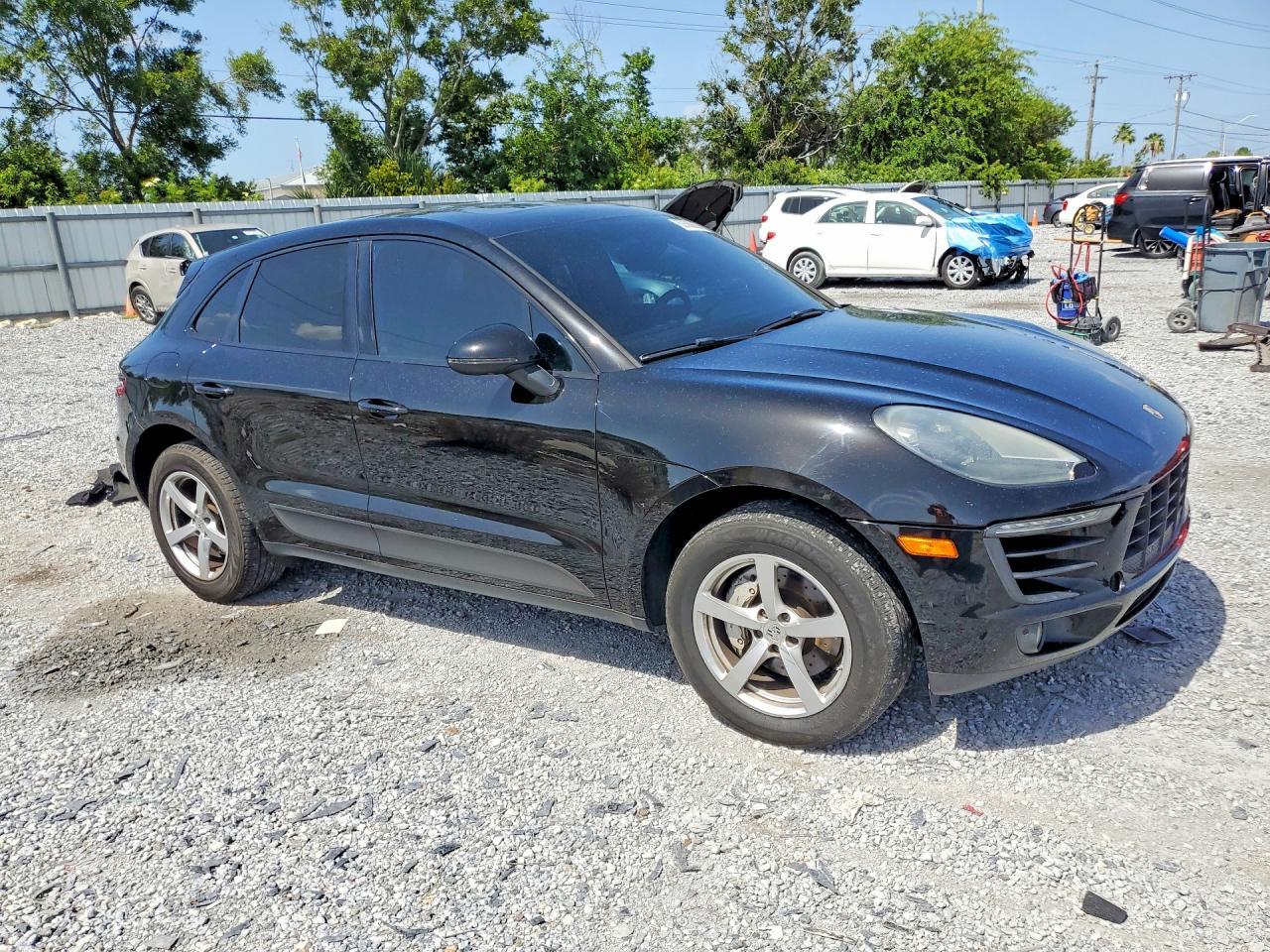 2015 Porsche Macan, S