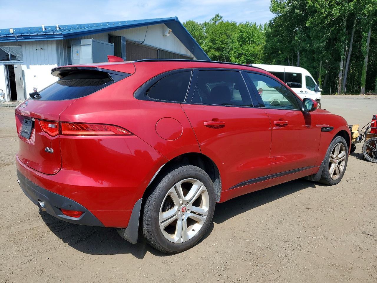 2017 Jaguar F-Pace, R - Sport