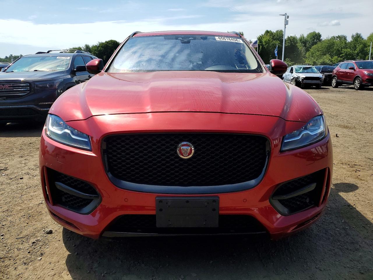 2017 Jaguar F-Pace, R - Sport