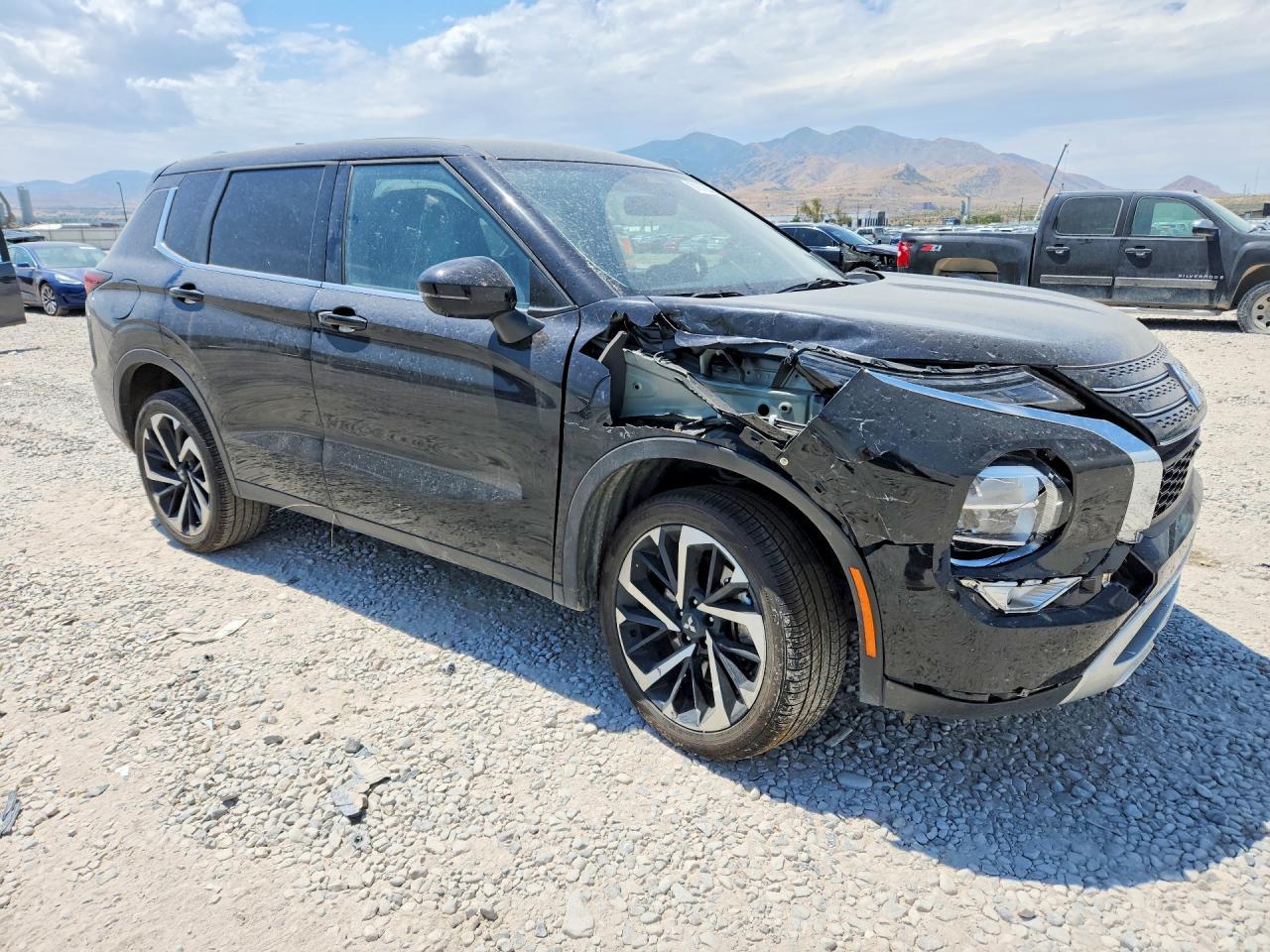 2024 Mitsubishi Outlander, SE