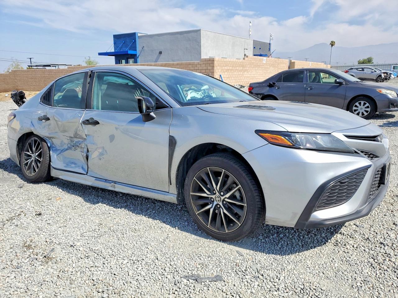 2021 Toyota Camry, SE