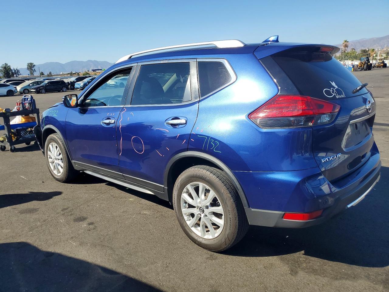 2020 Nissan Rogue, SV