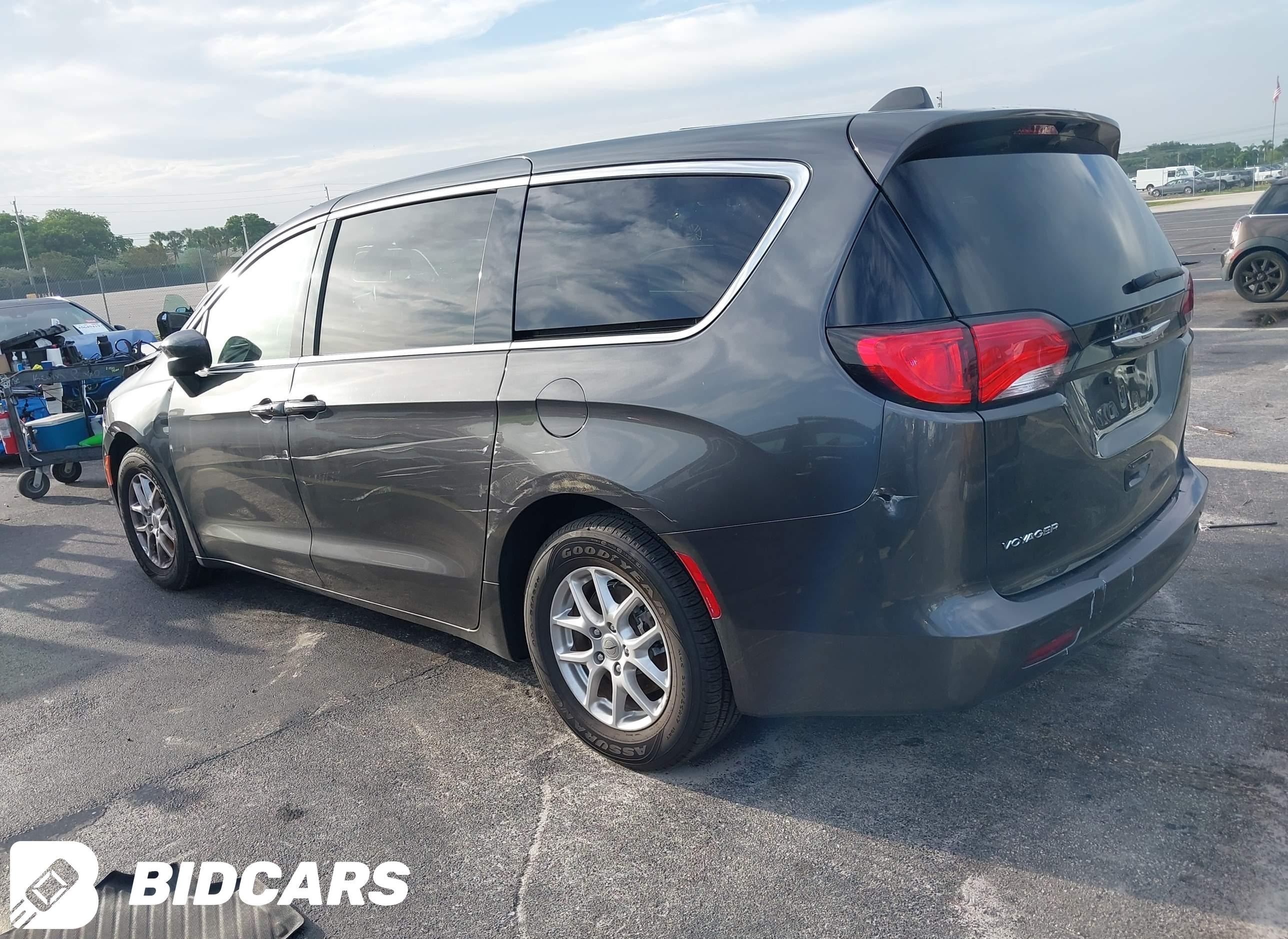 2022 Chrysler Voyager, LX