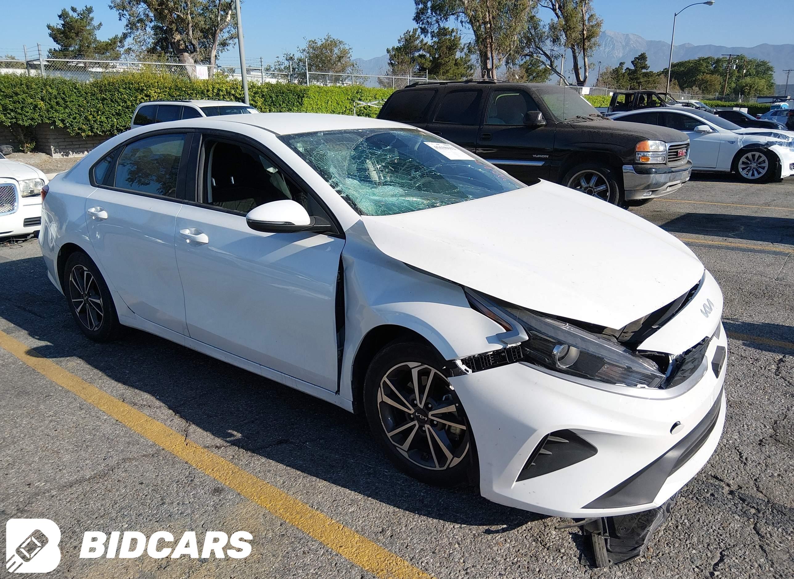 2023 KIA Forte, Lxs