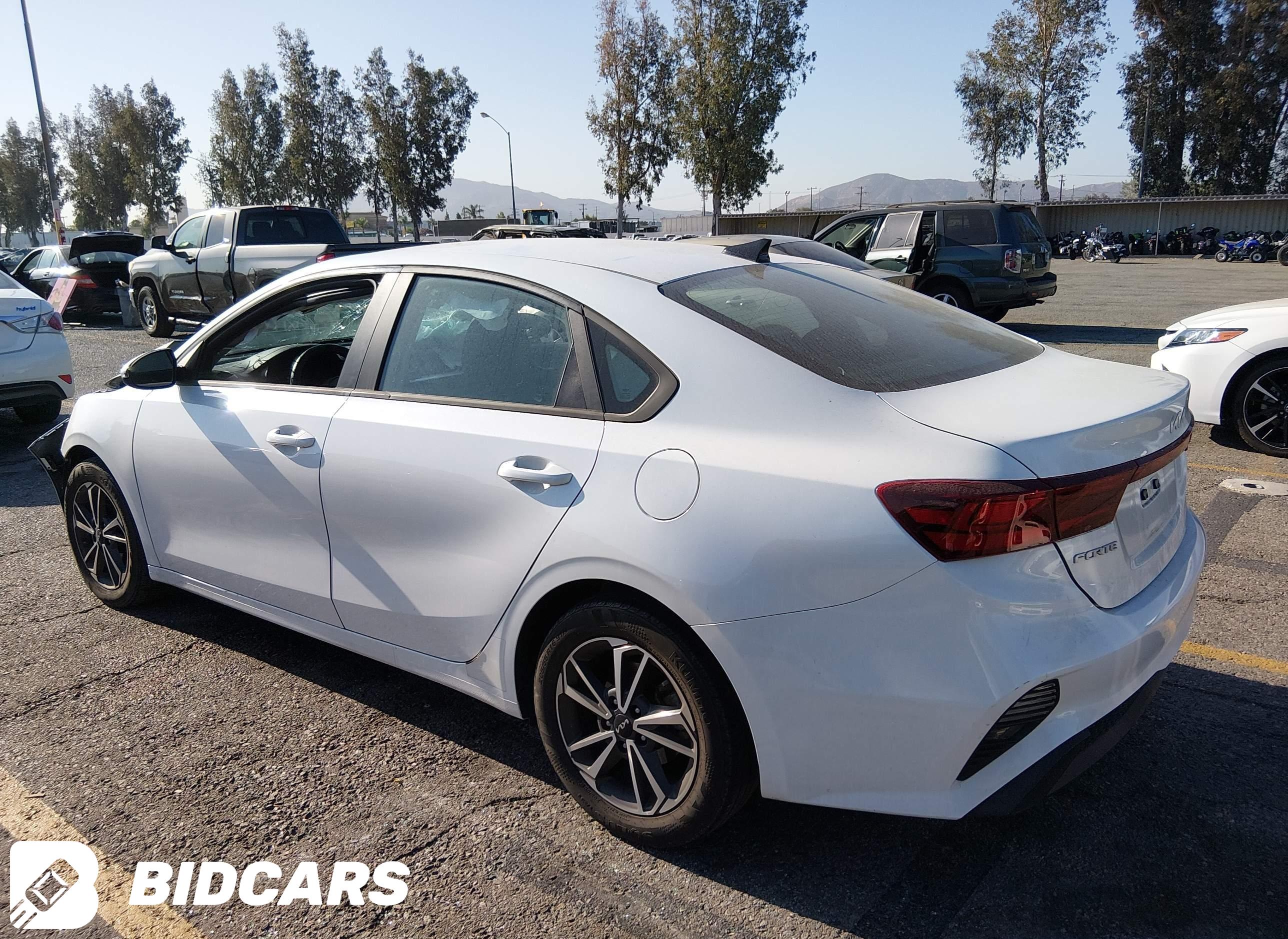2023 KIA Forte, Lxs