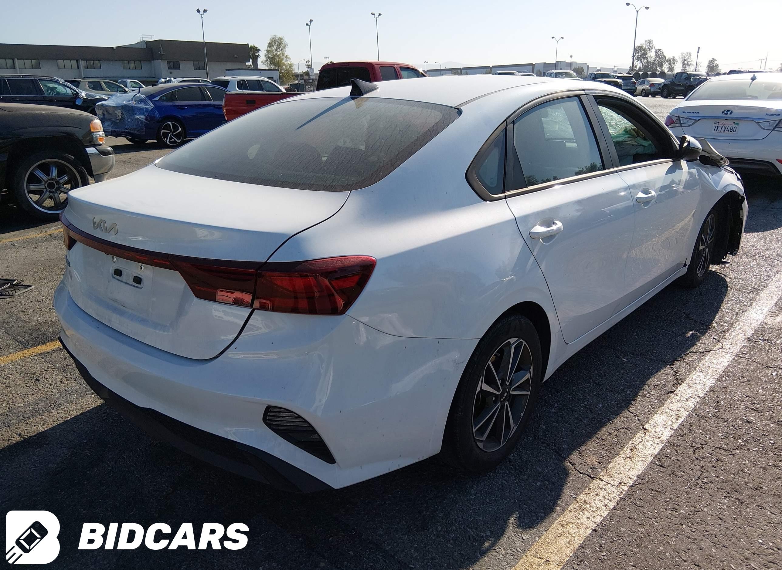 2023 KIA Forte, Lxs