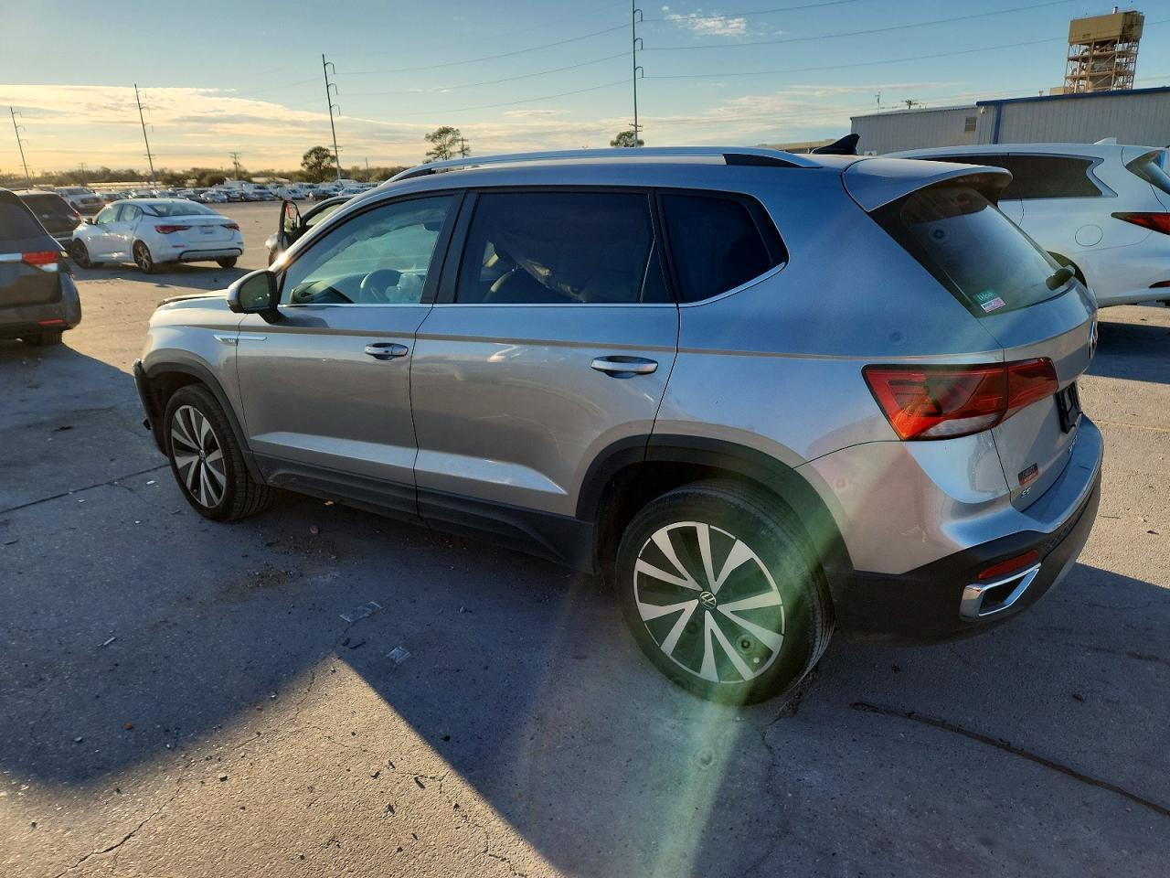 2022 Volkswagen Taos, SE
