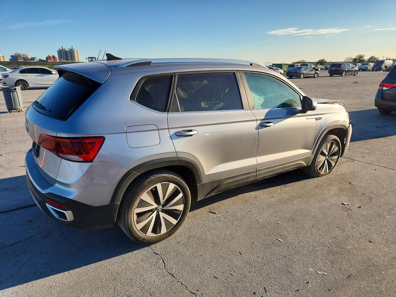 2022 Volkswagen Taos, SE