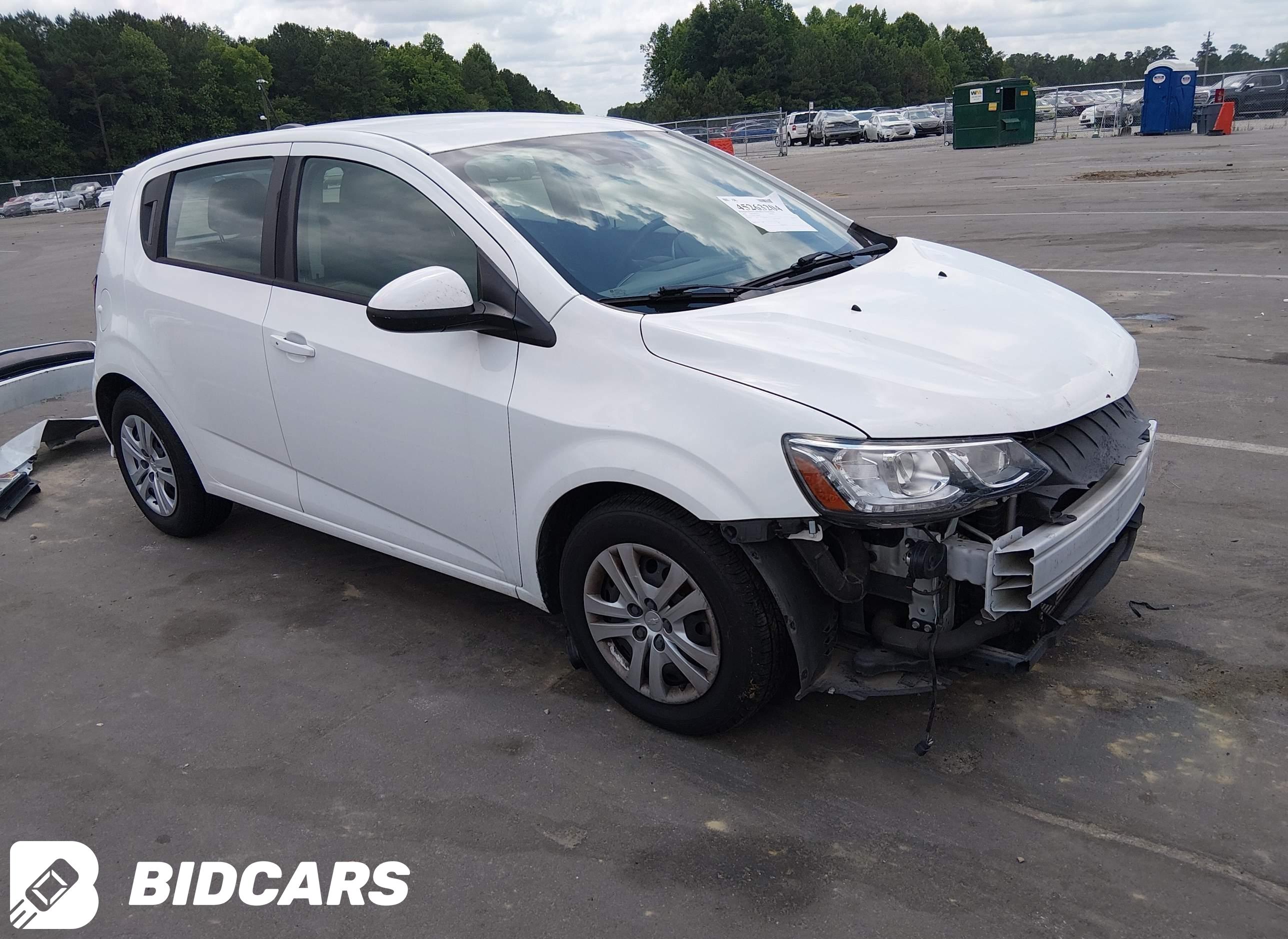 2020 Chevrolet Sonic, Fwd  1F...