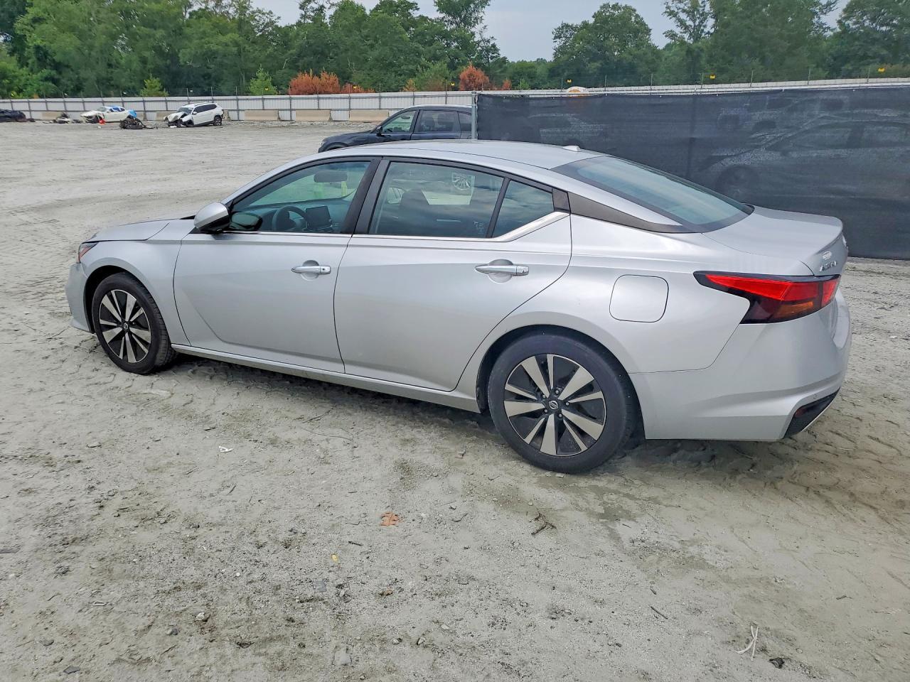 2022 Nissan Altima, SV