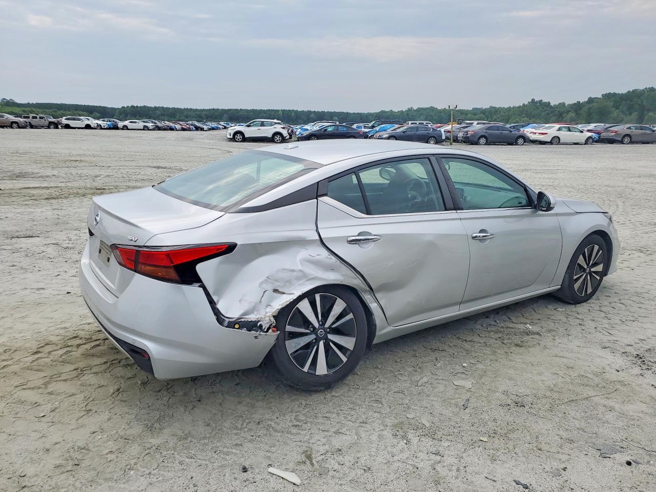 2022 Nissan Altima, SV