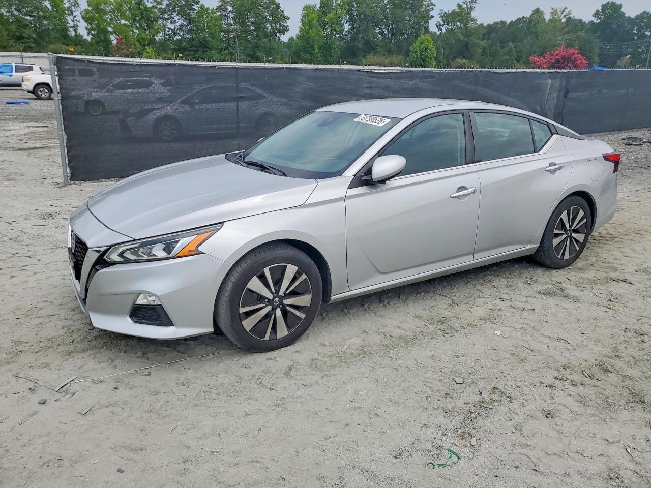 2022 Nissan Altima, SV
