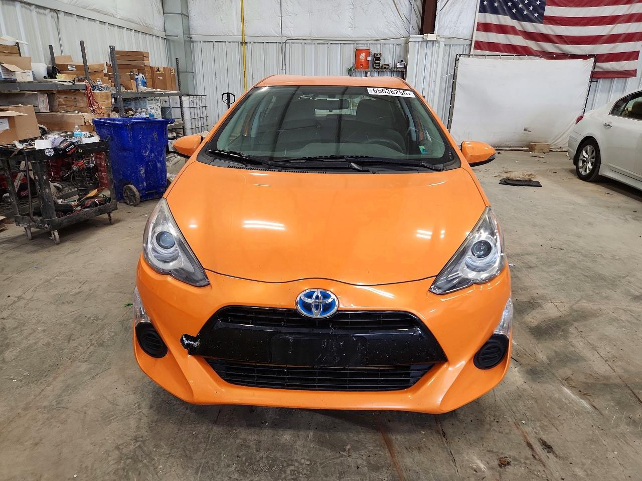 2015 Toyota Prius, Three