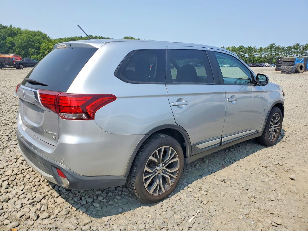 2016 Mitsubishi Outlander, SE