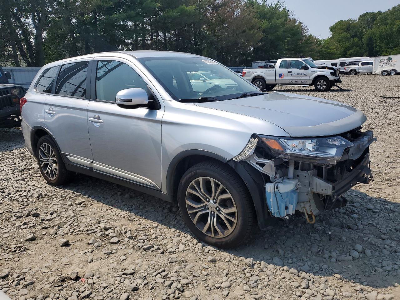 2016 Mitsubishi Outlander, SE