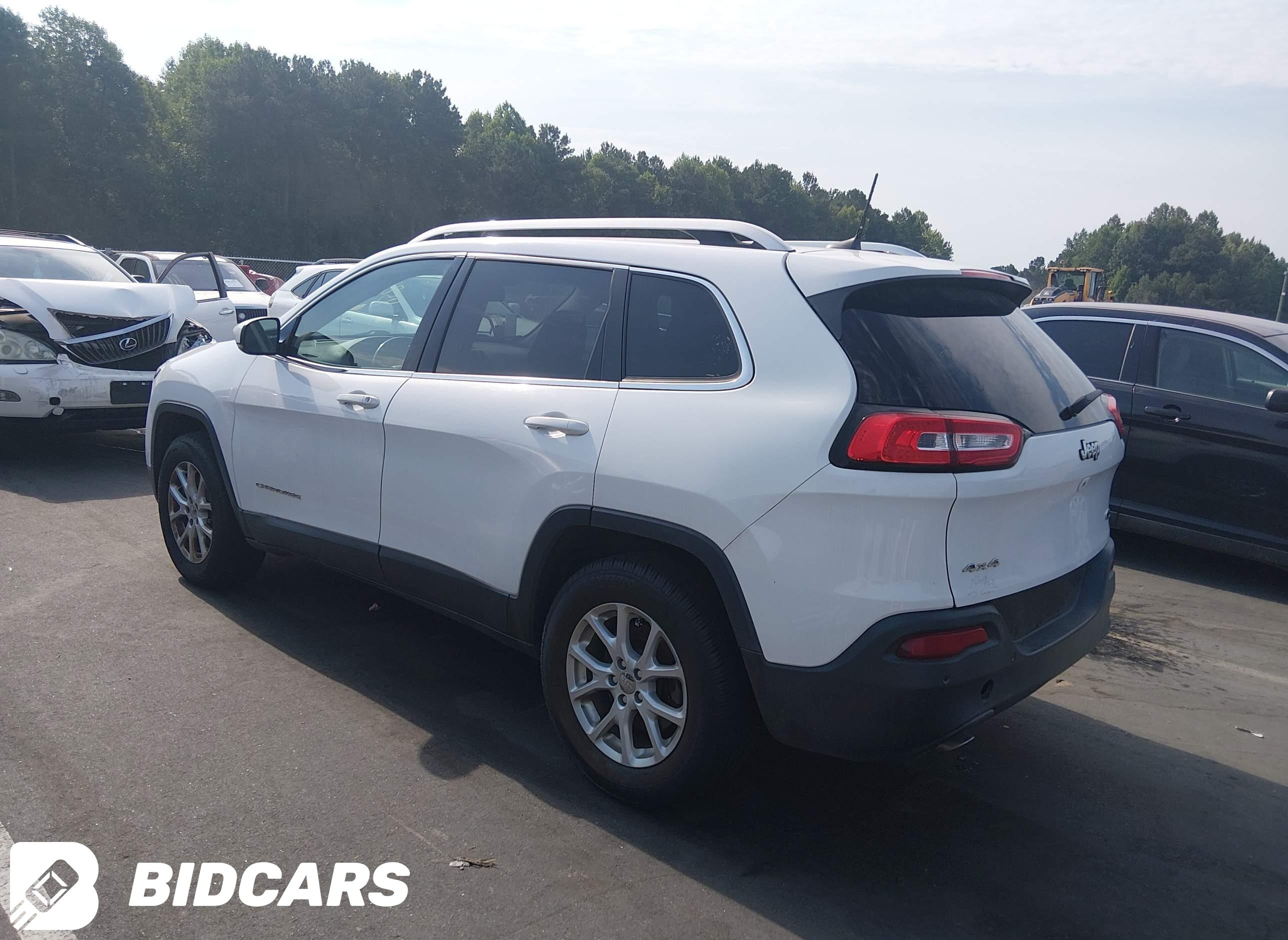 2016 Jeep Cherokee, Latitude