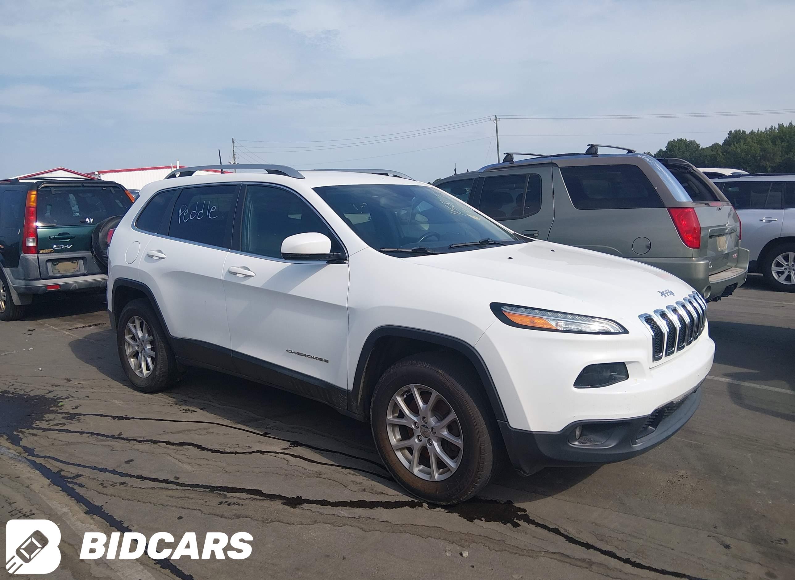 2016 Jeep Cherokee, Latitude